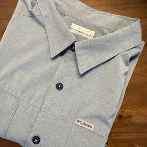 Columbia Mens L/G‎ Blue Button Down Short Sleeve Fishing Shirt Omni Wick